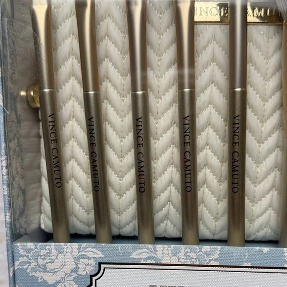 Vince Camuto Luxury Beauty Collection Gold Brush Set with Cosmetic Bag - Picture 4 of 5